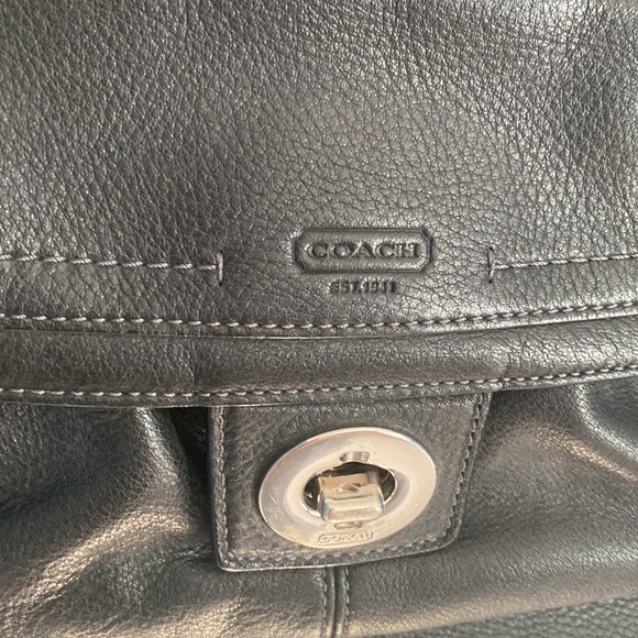 Top handle black leather COACH bag with divided interior pockets - Picture 2 of 7